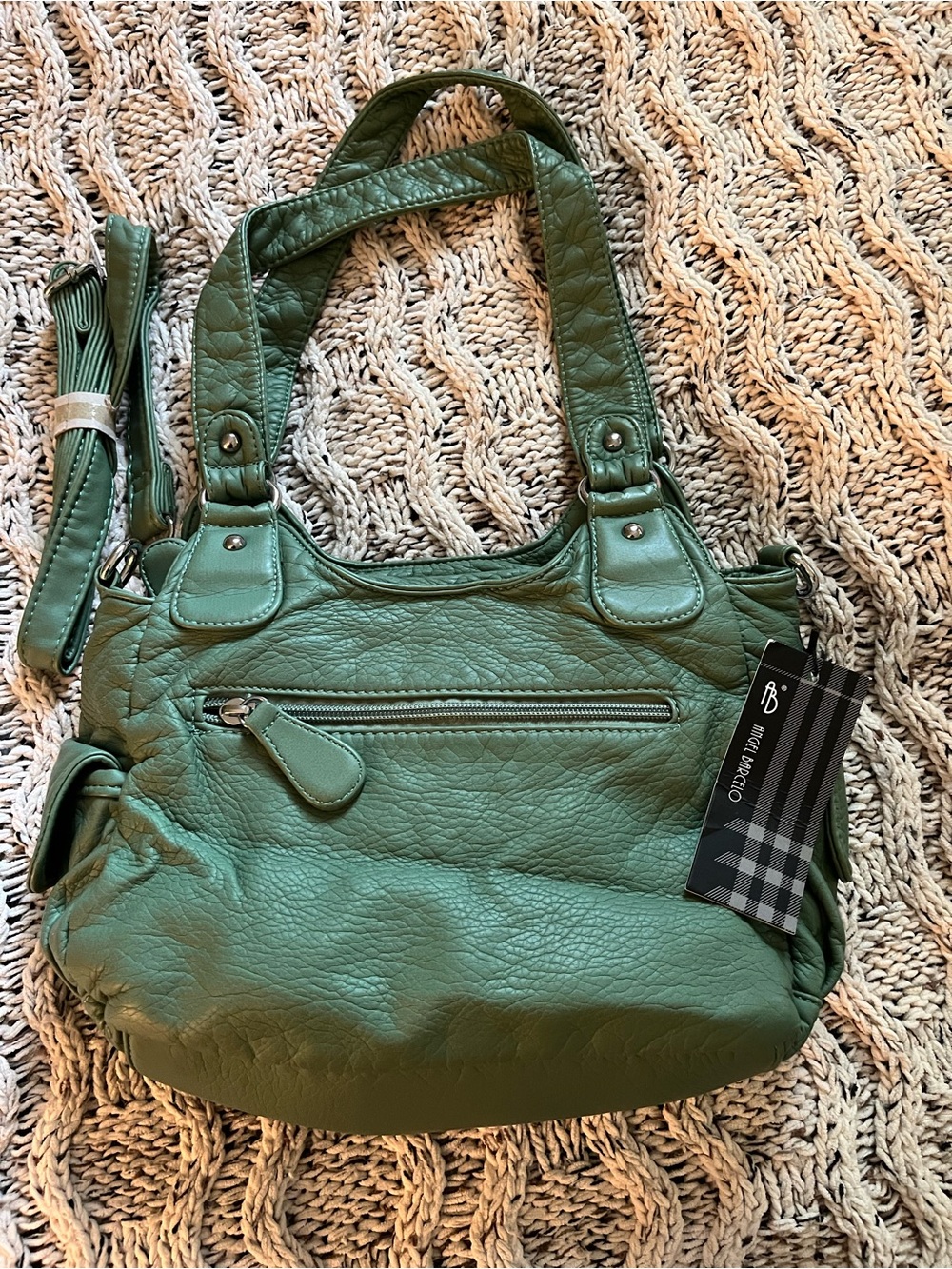 Green Quilted Shoulder Bag with Silver Hardware - Picture 4 of 8